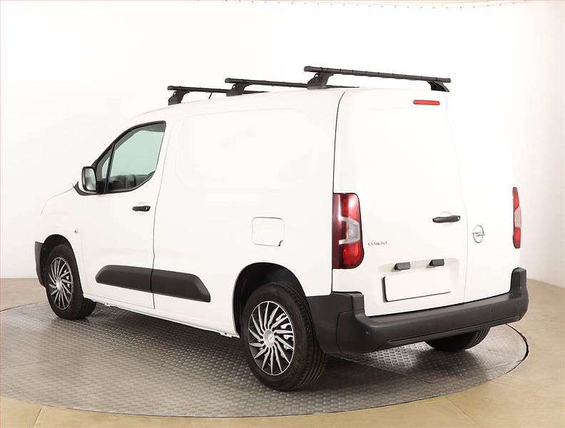 Opel Combo (2021) 1.5 CDTI, SR, 1Maj, DPH - fotka 4 z 13