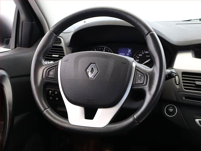 Renault Laguna (2008) 2.0 DCi, jezdí dobře, Xenony - fotka 13 z 15