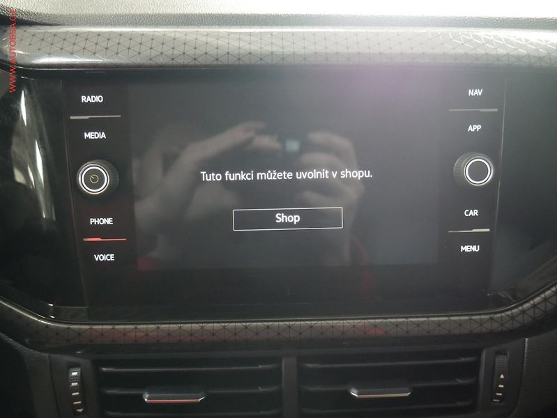 Volkswagen T-Cross (2023) 1.0 TSi, 2.maj,ČR, Style, LED - fotka 16 z 20