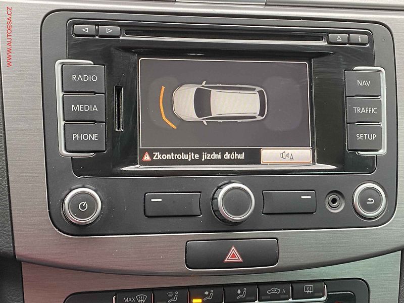 Volkswagen Passat (2011) 2.0TDi, Comfortline, TZ, - fotka 18 z 18