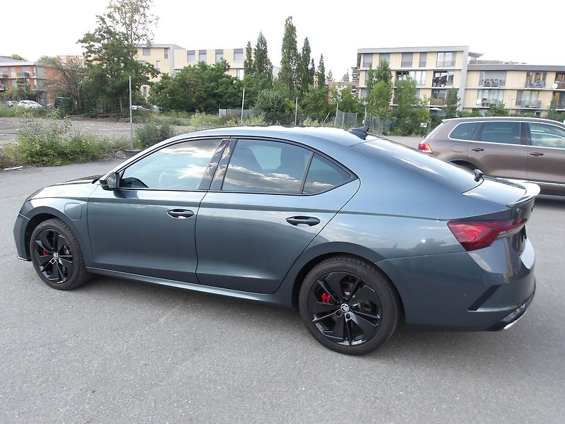 Škoda Octavia 1,4TSi PLUGINHYBRID 1.MAJ. - fotka 10 z 34