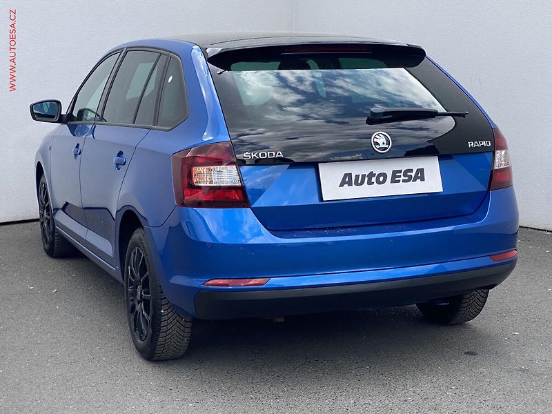 Škoda Rapid (2015) 1.2 TSi, Sport, xenon, panor - fotka 6 z 16