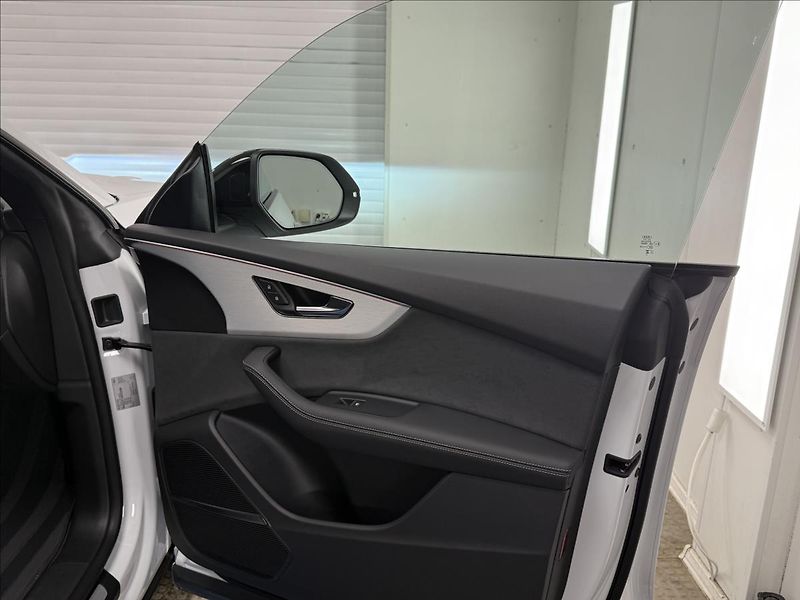 Audi Q8 50 TDI S-LINE 1 MAJ ČR DPH - fotka 21 z 34
