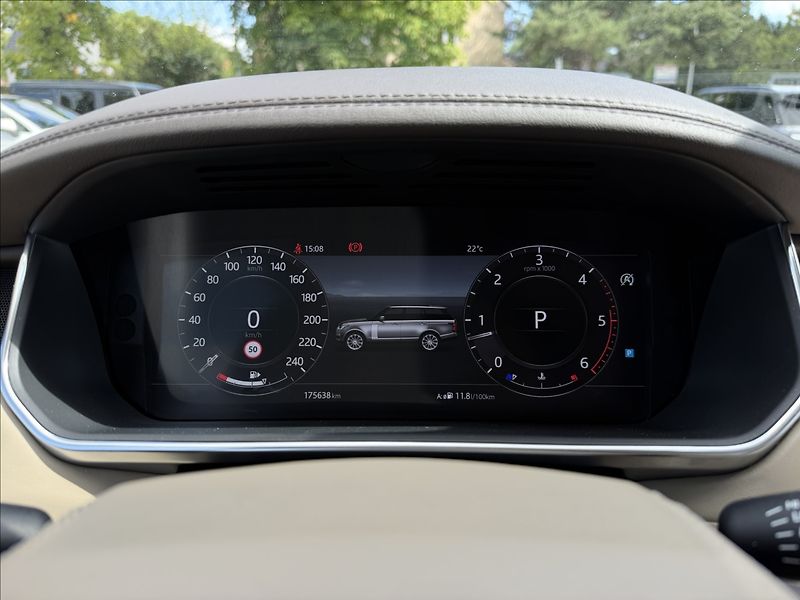 Land Rover Range Rover 4,4 V8 Autobiography - fotka 16 z 31