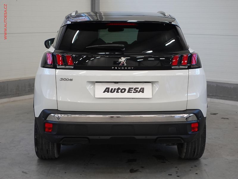 Peugeot 3008 (2019) 1.2PT, Allure, AT, navi - fotka 5 z 22
