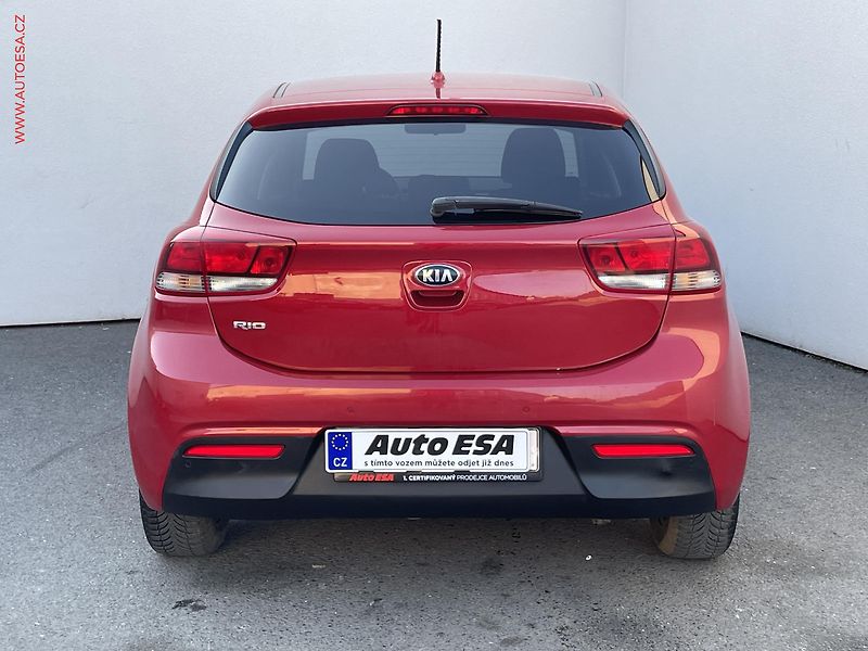 Kia Rio (2017) 1.2i, ČR, AC, tempo - fotka 5 z 19