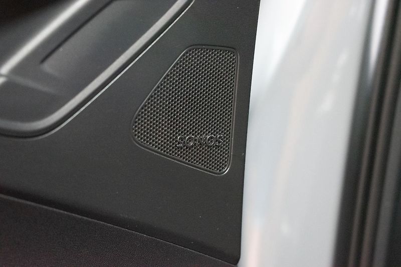 Audi Q4 e-tron 45*82kWH*QUATTRO*SoH92%*ČR 1.M - fotka 15 z 46