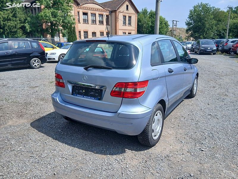 Mercedes-Benz Třídy B 1.7i, KLIMATRONIC - fotka 9 z 31
