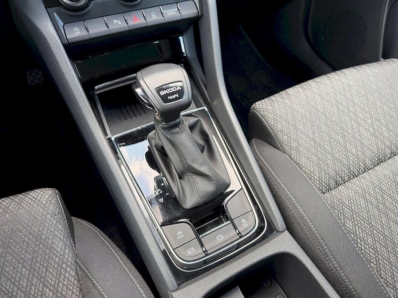 Škoda Karoq (2025) 2.0 TDI 110kW 4x4 DSG Top Sele - fotka 28 z 35
