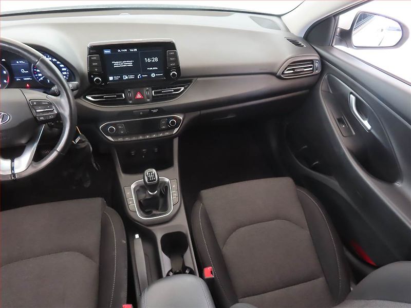 Hyundai i30 (2021) 1.6 CRDi, ČR,1.maj, Tempomat - fotka 8 z 14