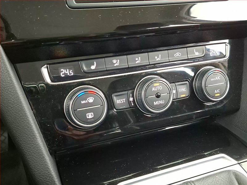 Volkswagen Passat (2017) 2.0 TDI, Serv.kniha, Kůže - fotka 15 z 19