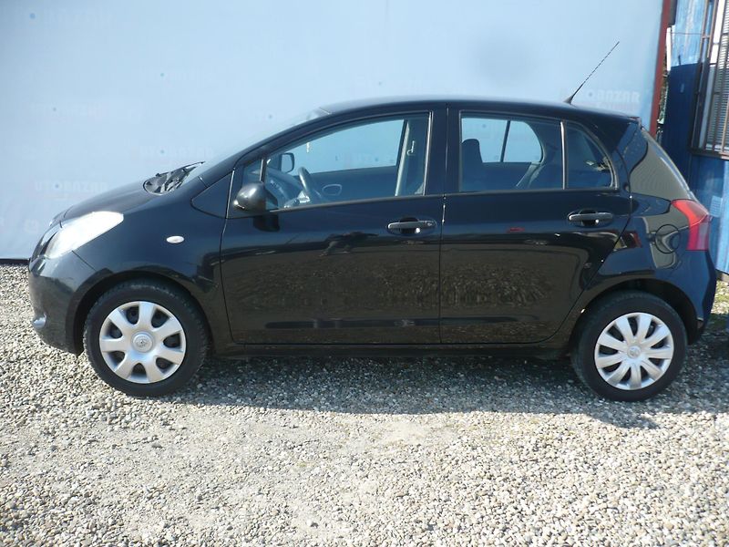 Toyota Yaris 1.0i 51Kw Klimatizace - fotka 4 z 25