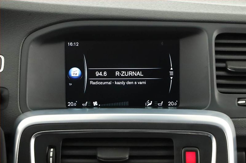 Volvo V60 (2016) T4 2.0, Serv.kniha, Kůže, Navi - fotka 13 z 17
