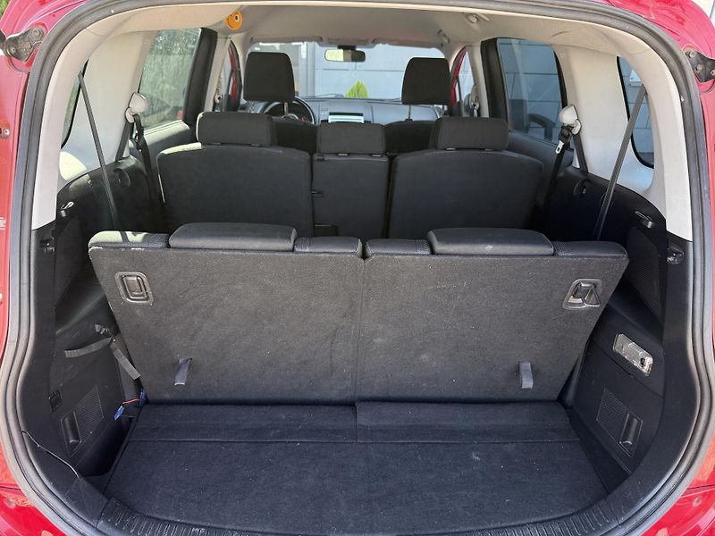 Mazda 5 1.8i 85kW ČR 7míst - fotka 18 z 18
