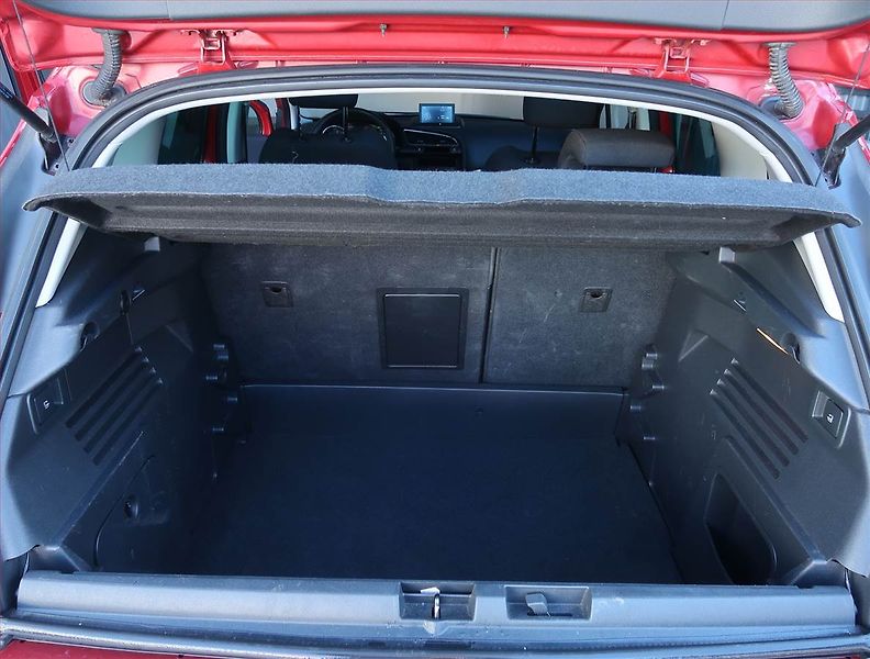 Peugeot 3008 (2014) 2.0 HDi, Serv.kniha, Navi - fotka 13 z 15