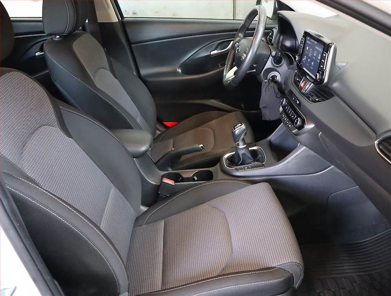 Hyundai i30 (2022) 1.5 DPI, ČR,1.maj, Serv.kniha - fotka 9 z 21