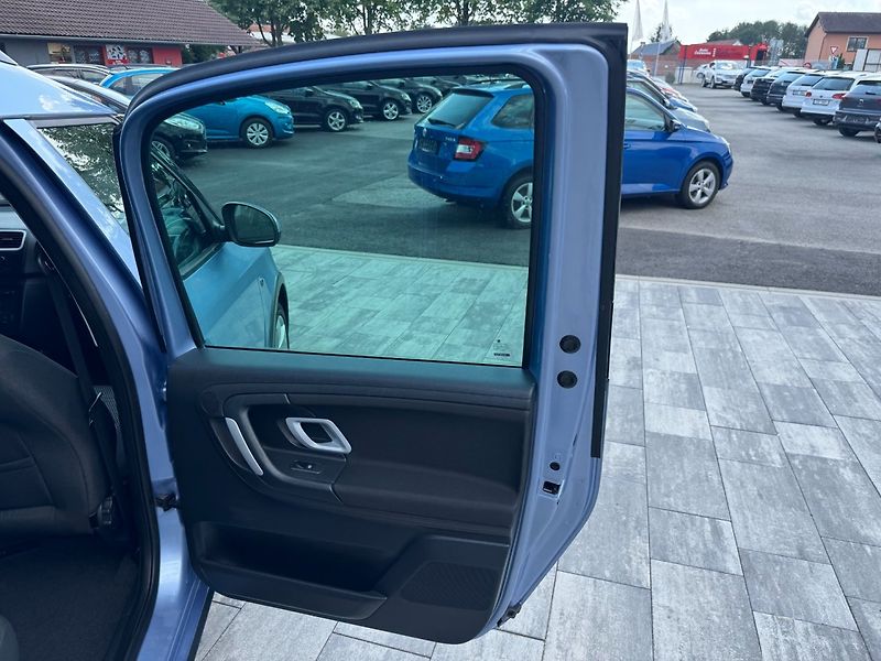 Škoda Roomster (2008) Scout 1.4i 63kW - fotka 23 z 34