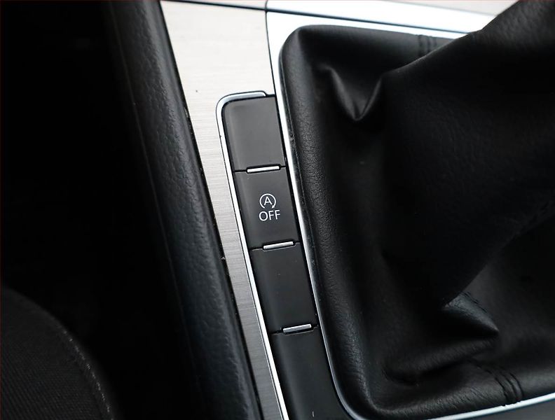 Volkswagen Golf (2014) 2.0 TDI, Serv.kniha, Navi - fotka 15 z 20