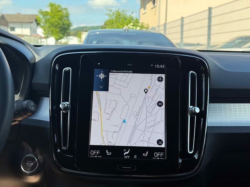Volvo XC40 T2 Plus Dark H/K LED Kam Paměť - fotka 16 z 25