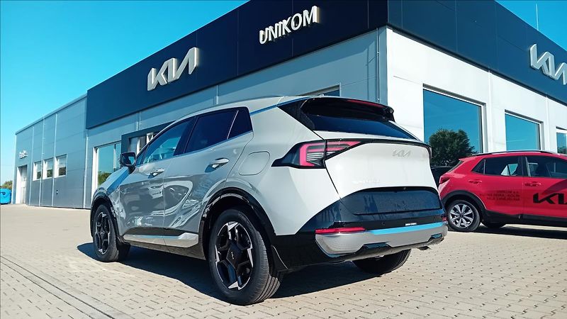 Kia Sportage 1,6 T-GDi 4x2 7DCT TOP - fotka 6 z 13