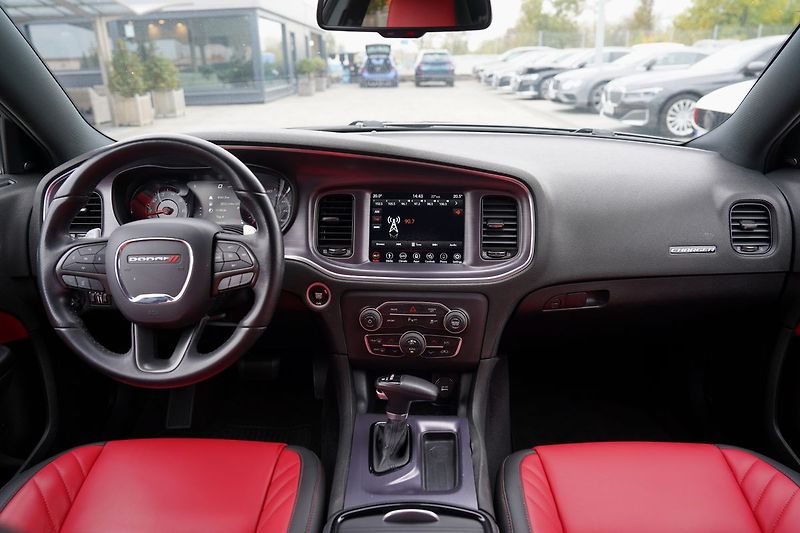 Dodge Charger 5.7 V8 Hemi R/T, kůže/AT/375 P - fotka 26 z 44