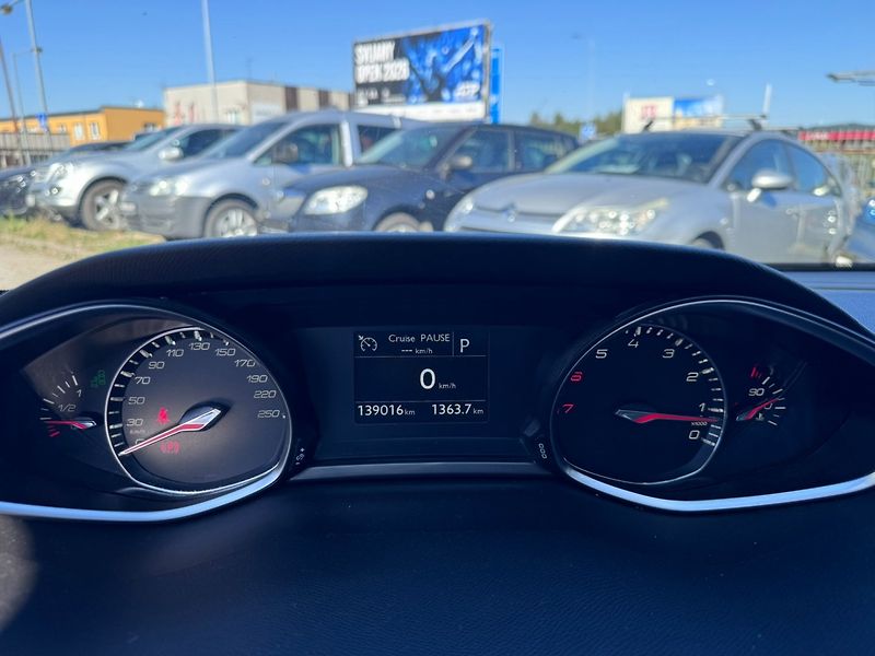 Peugeot 308 (2016) 1,2 PURET. ALLURE 96KW AUTOMAT - fotka 25 z 48