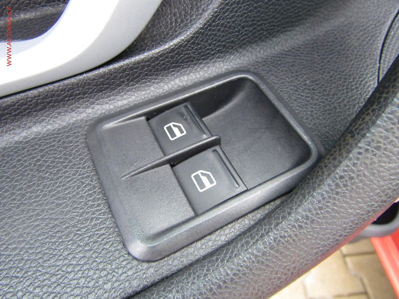 Škoda Fabia (2008) 1.2i, ČR, Ambiente - fotka 13 z 14