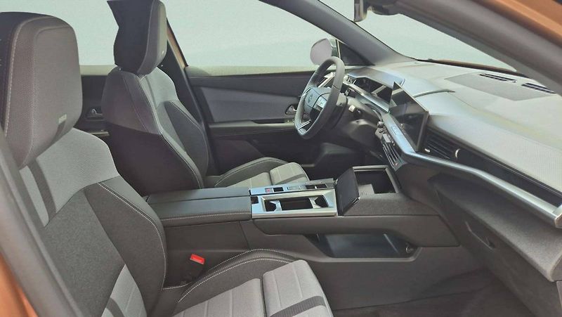 Opel Grandland (2026) GS Hybrid 1.2 TURBO (107kW/145 - fotka 21 z 38