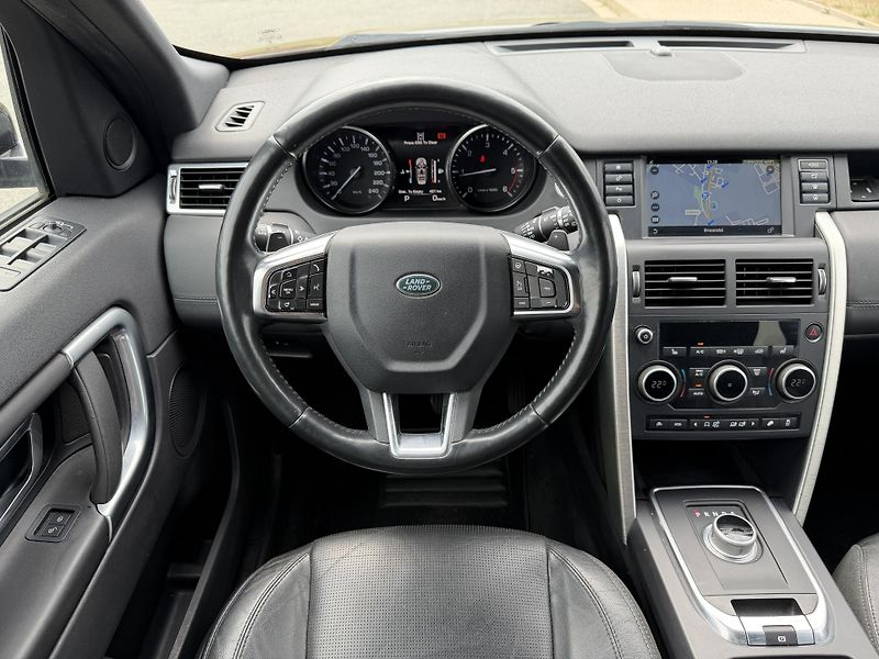 Land Rover Discovery Sport 2.2 TD4 4X4 XENON KŮŽE TAŽNÉ - fotka 13 z 44
