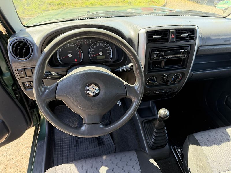 Suzuki Jimny 1,3i 4x4 - fotka 13 z 18