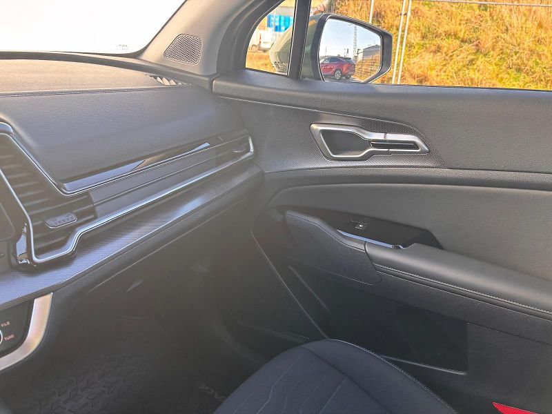Kia Sportage 1.6 T-GDi MHEV DCT AWD TOP Evo - fotka 23 z 29