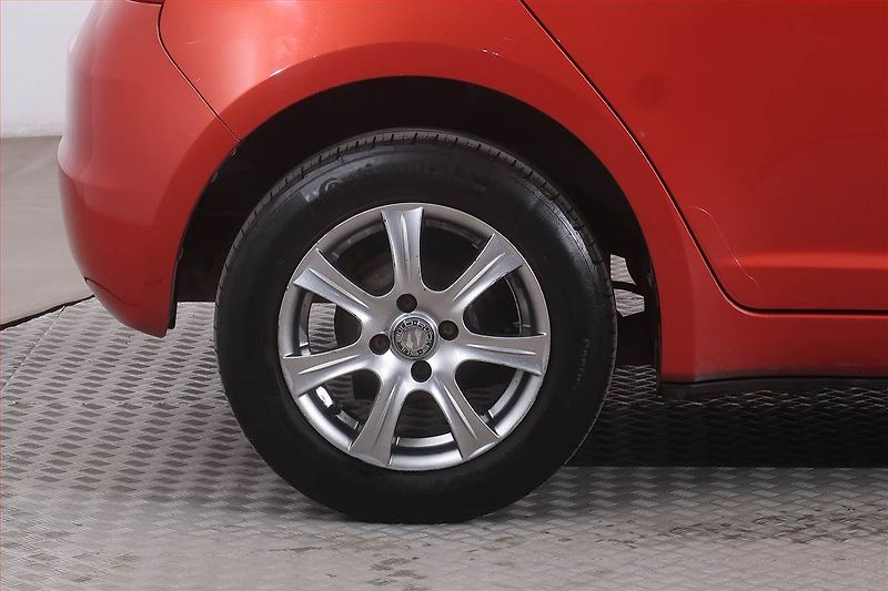 Suzuki Swift (2009) 1.3, po STK, rezervace - fotka 14 z 14