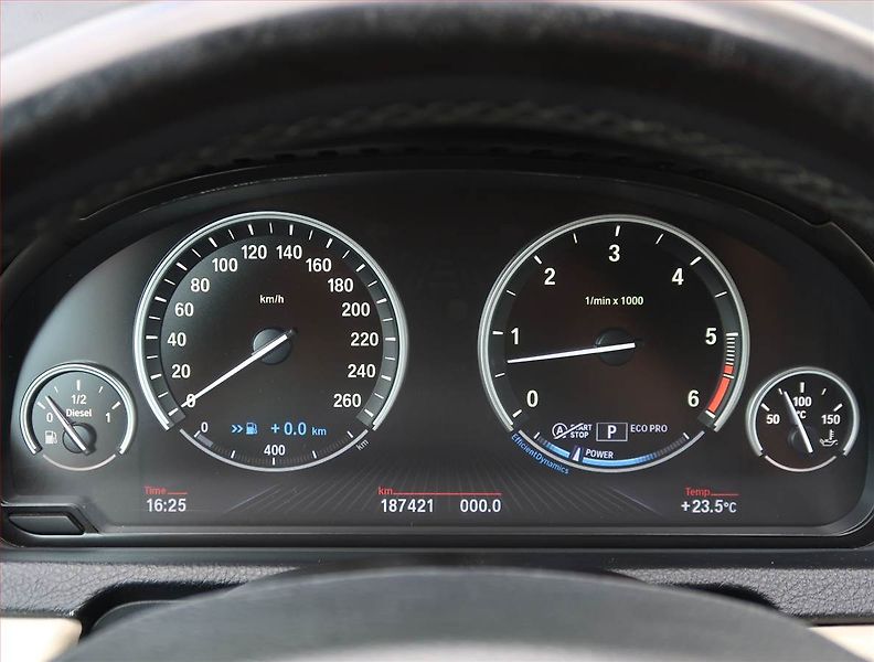 BMW Řada 5 (2012) 530d xDrive GT, 4X4, Automat - fotka 11 z 34