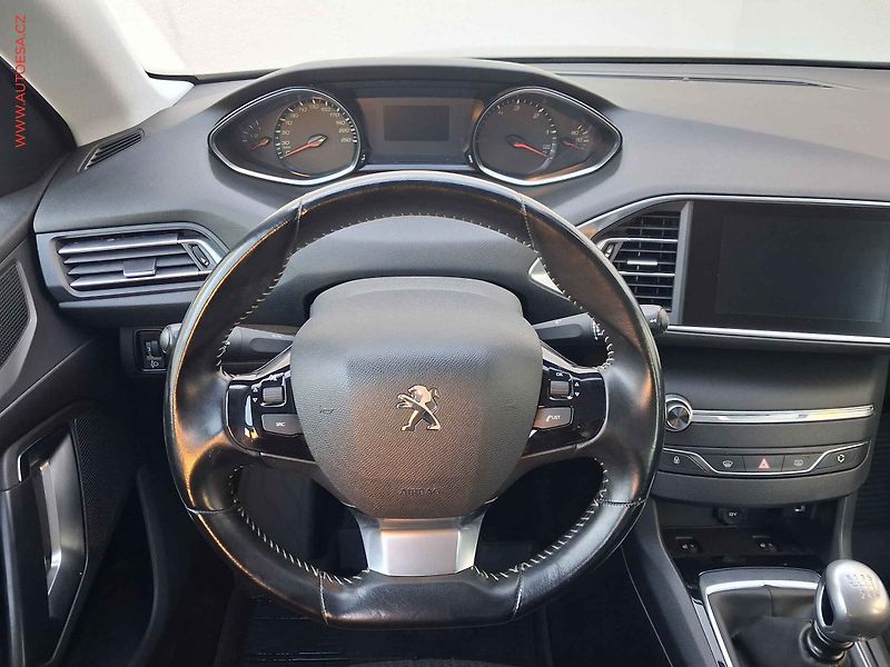 Peugeot 308 (2018) 1.6HDi, ČR, AC - fotka 11 z 16