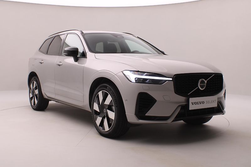 Volvo XC60 T6 AWD PLUG-IN ULTIMATE DARK  - fotka 15 z 52
