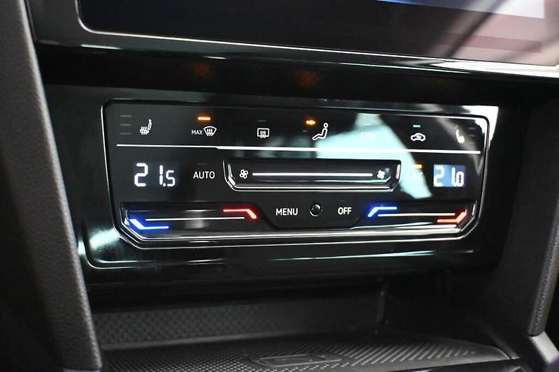 Volkswagen Passat (2023) 2.0 DSG Matrix LED ACC VIRTUAL - fotka 22 z 35