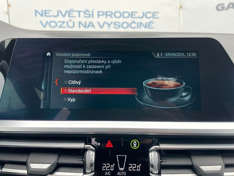 BMW Řada 3 (2020) Com. 318d 110kW Sport! - fotka 32 z 45