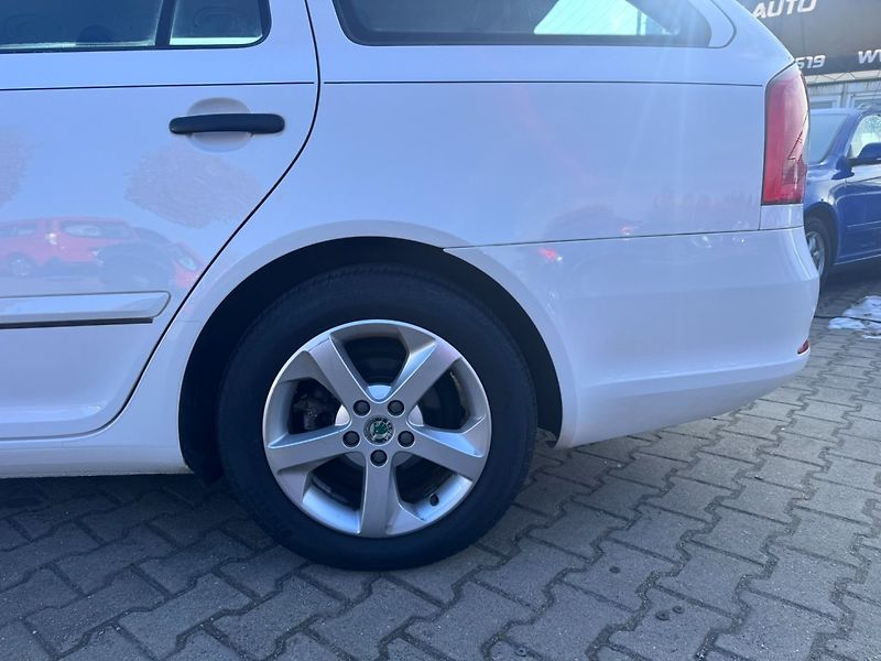 Škoda Octavia (2011) 1,6 TDI 77 KW ITÁLIE STK - fotka 15 z 47