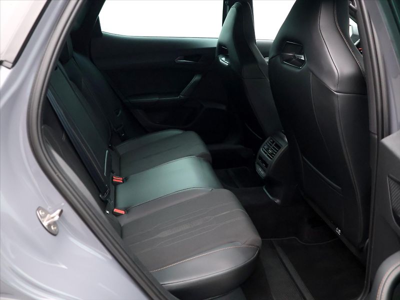 Cupra Formentor 2,0 TSI VZ 228kW DSG 4x4 DPH - fotka 13 z 42