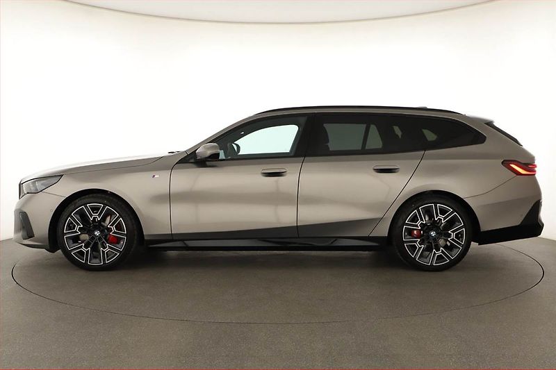 BMW Řada 5 (2025) 540d xDrive, 360°, Paměť - fotka 3 z 28