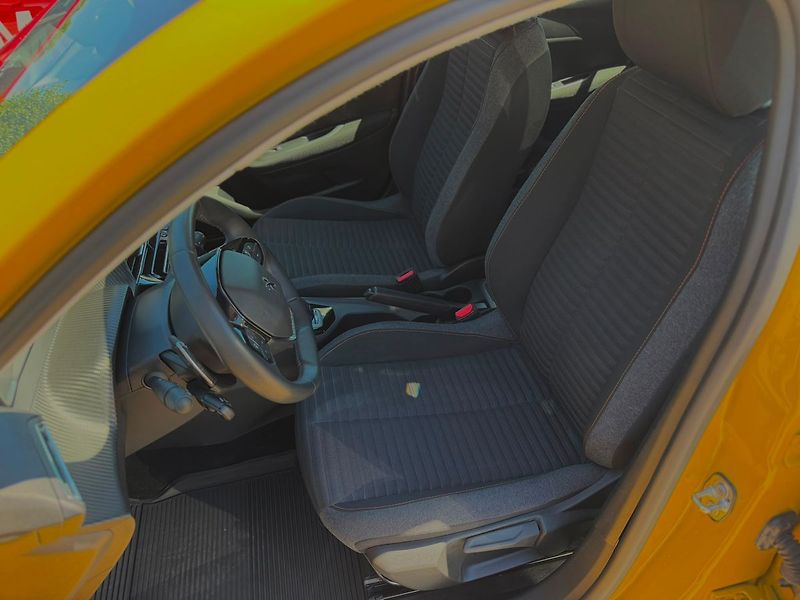 Peugeot 208 ACTIVE PACK 1.2PT 100 EAT8 - fotka 23 z 26