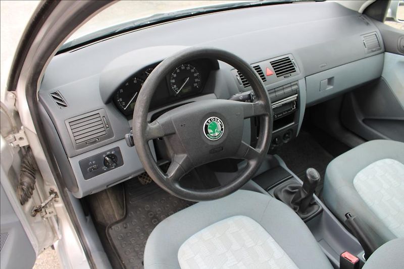 Škoda Fabia 1,4 i 16V  STK 9/2028, KLIMA - fotka 10 z 20