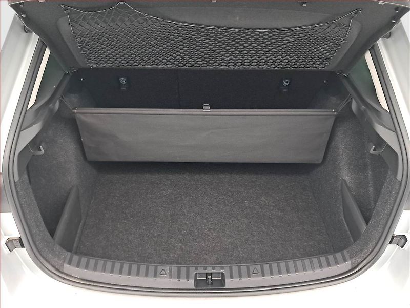 Škoda Scala (2020) 1.0 TSI, Tempomat - fotka 14 z 18
