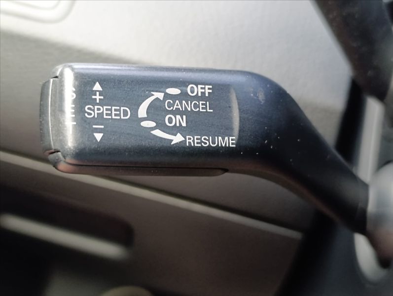 Volkswagen Passat 2,0 TDi Kůže Navigace Tažné - fotka 31 z 37