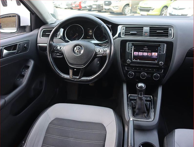 Volkswagen Jetta (2017) 1.4 TSI, Serv.kniha, Tempomat - fotka 7 z 18
