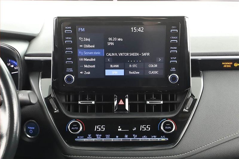 Toyota Corolla (2021) Style 2.0 Hybrid, Automat, ČR - fotka 9 z 16
