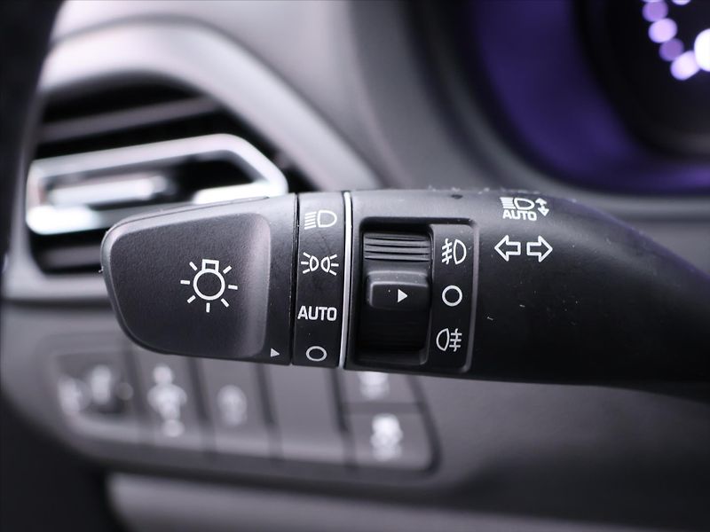 Hyundai i30 1,0 T-GDI 88kW DCT Smart CZ - fotka 16 z 32