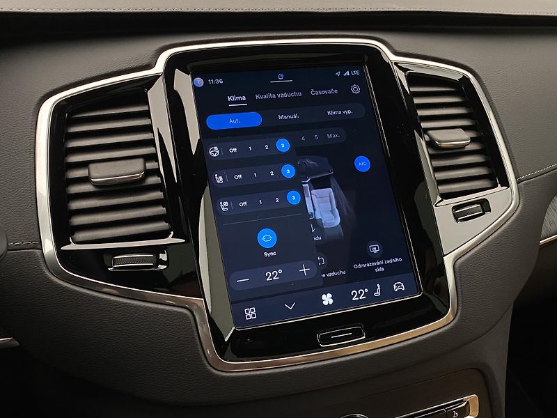 Volvo XC90 T8 AWD RECHARGE REZERVACE - fotka 47 z 74