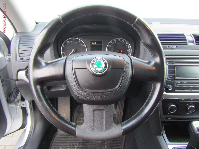 Škoda Octavia (2010) 1.2 TSi, ČR, AC, tempo - fotka 14 z 15