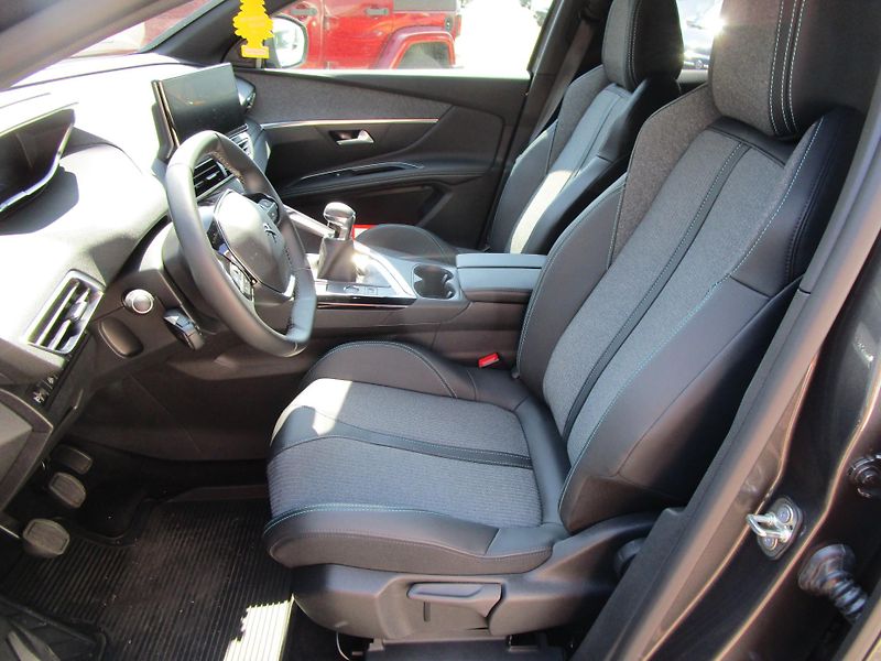 Peugeot 3008 1,2-96KW-1.MAJTIEL-NAJ-1.400KM - fotka 10 z 18